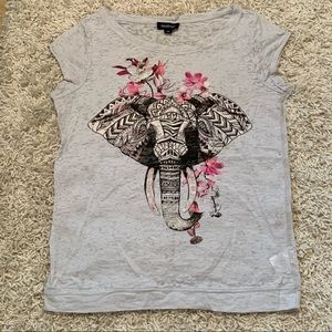 🌻3 for $15- Cute, elephant print, burn-out tee